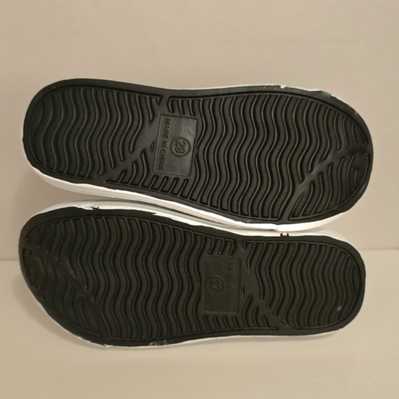 Skadoo Kid's Waterproof Slip‎ on Shoes NEW Black & White Size Toddler 11 - Picture 5 of 5